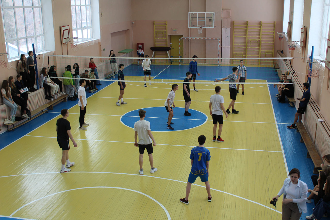 Товарищеские встречи по волейболу ко Дню защитника Отечества